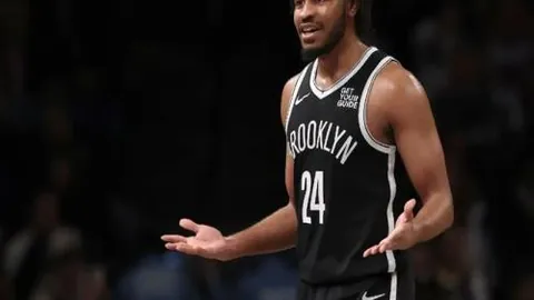 吴宇勇夺亚冬会速度滑冰5000米金牌，央视体育记录辉煌时刻